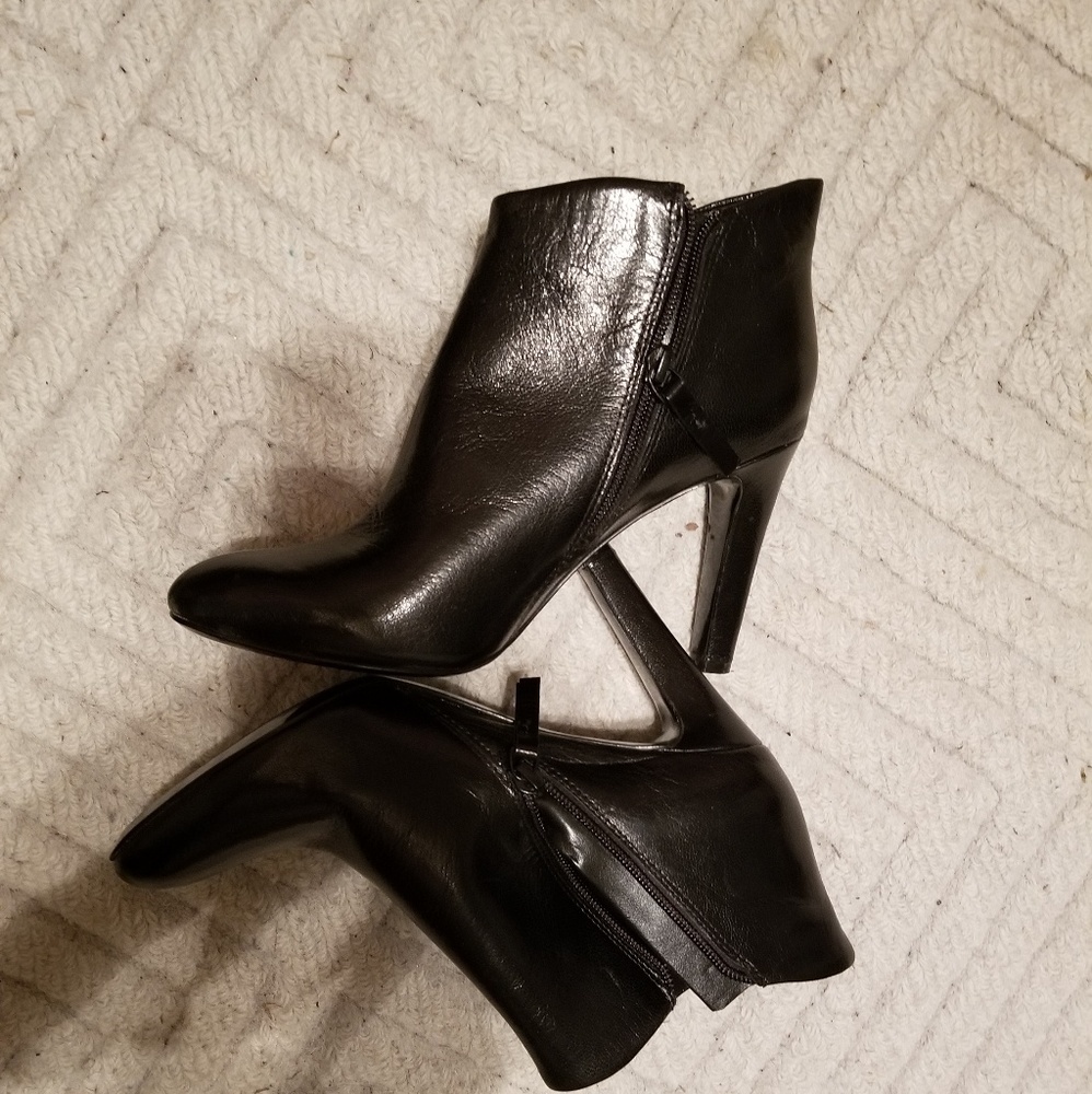 Nine west booties - Picture 2 of 4